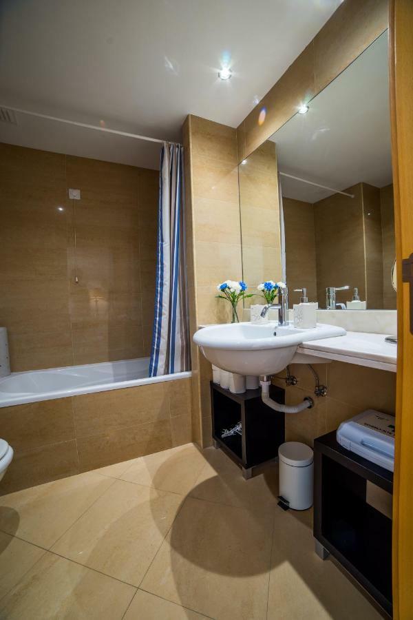 Sezimbra Apartment เซซิมบรา ภายนอก รูปภาพ